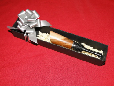 Dieser Flaschenverschluss ist aus Apfelbaumholz