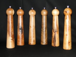 Holzarten von links: Apfelbaum, Apfelbaum(wild), Kirschbaum, Nussbaum, Kirsche (wild), Apfelbaum Preis: je 65.-- &euro; incl. MwSt.